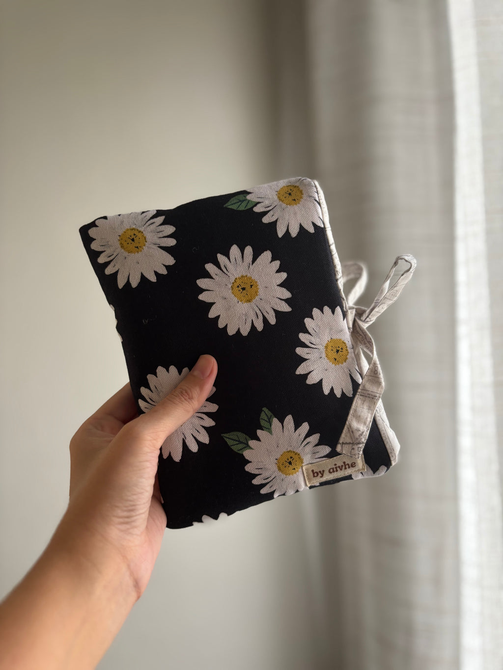 Daisy E-Reader Sleeve (Medium)