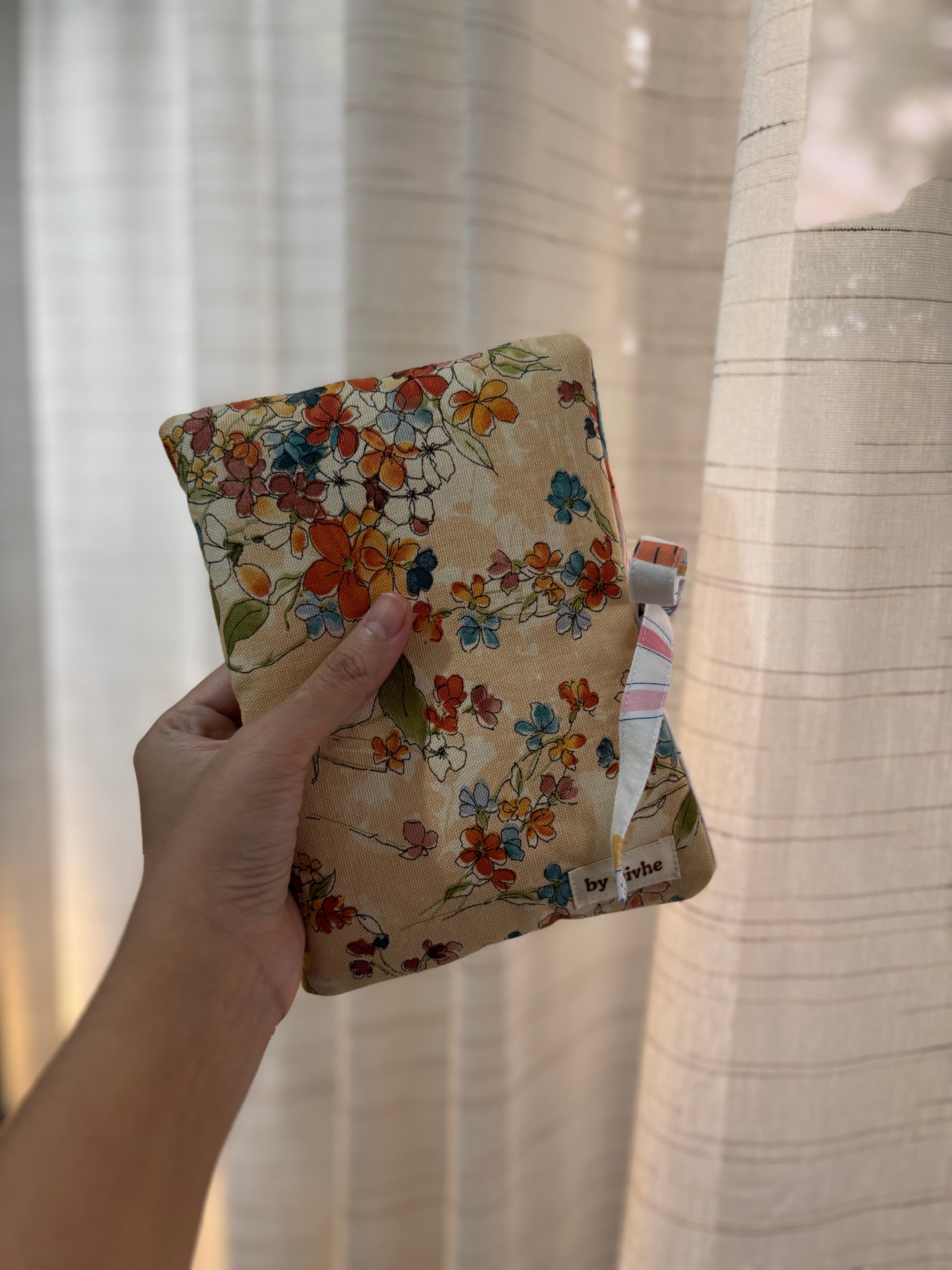 Painter’s Garden E-Reader Sleeve (Small)