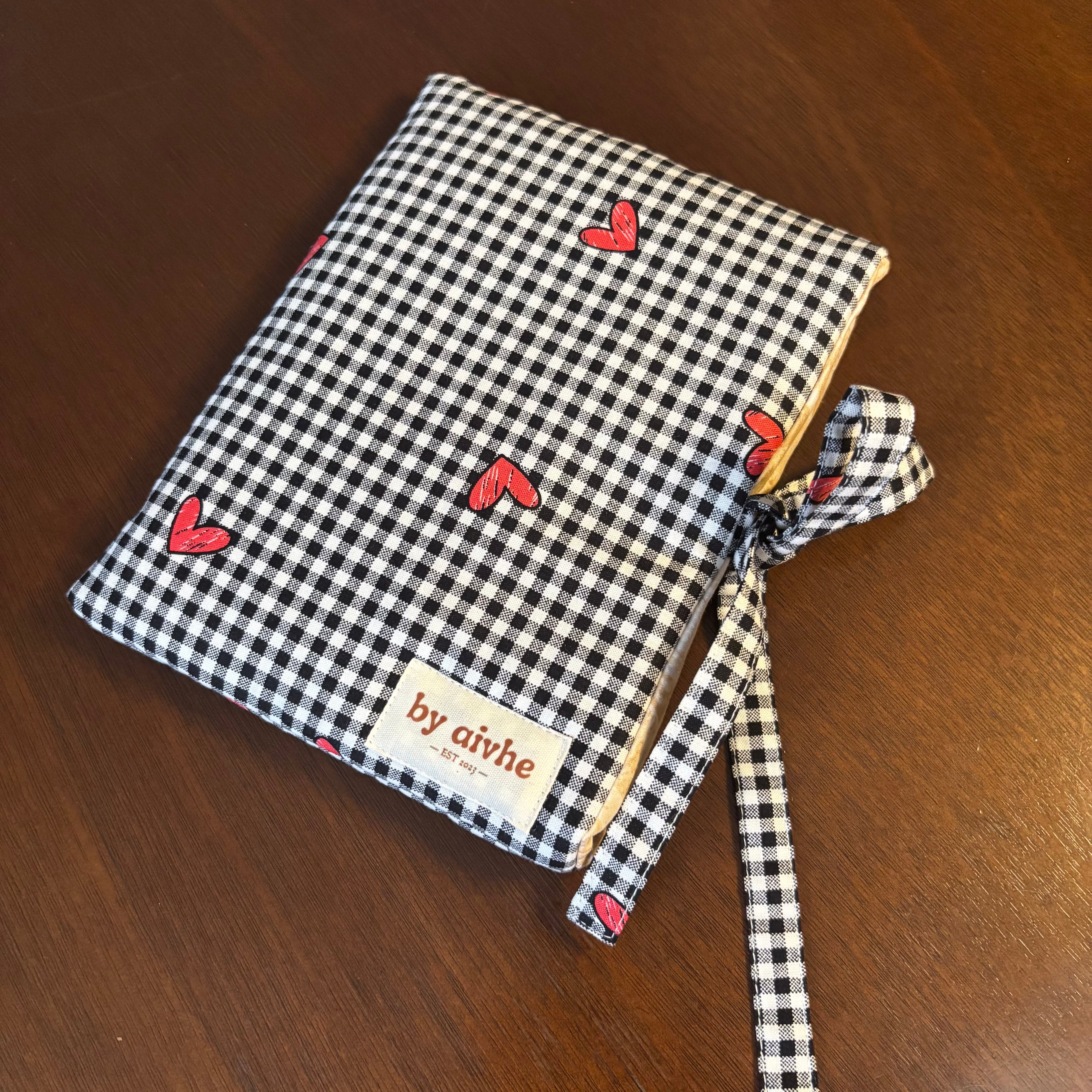 Heart & Hearth E-Reader Sleeve (Medium)