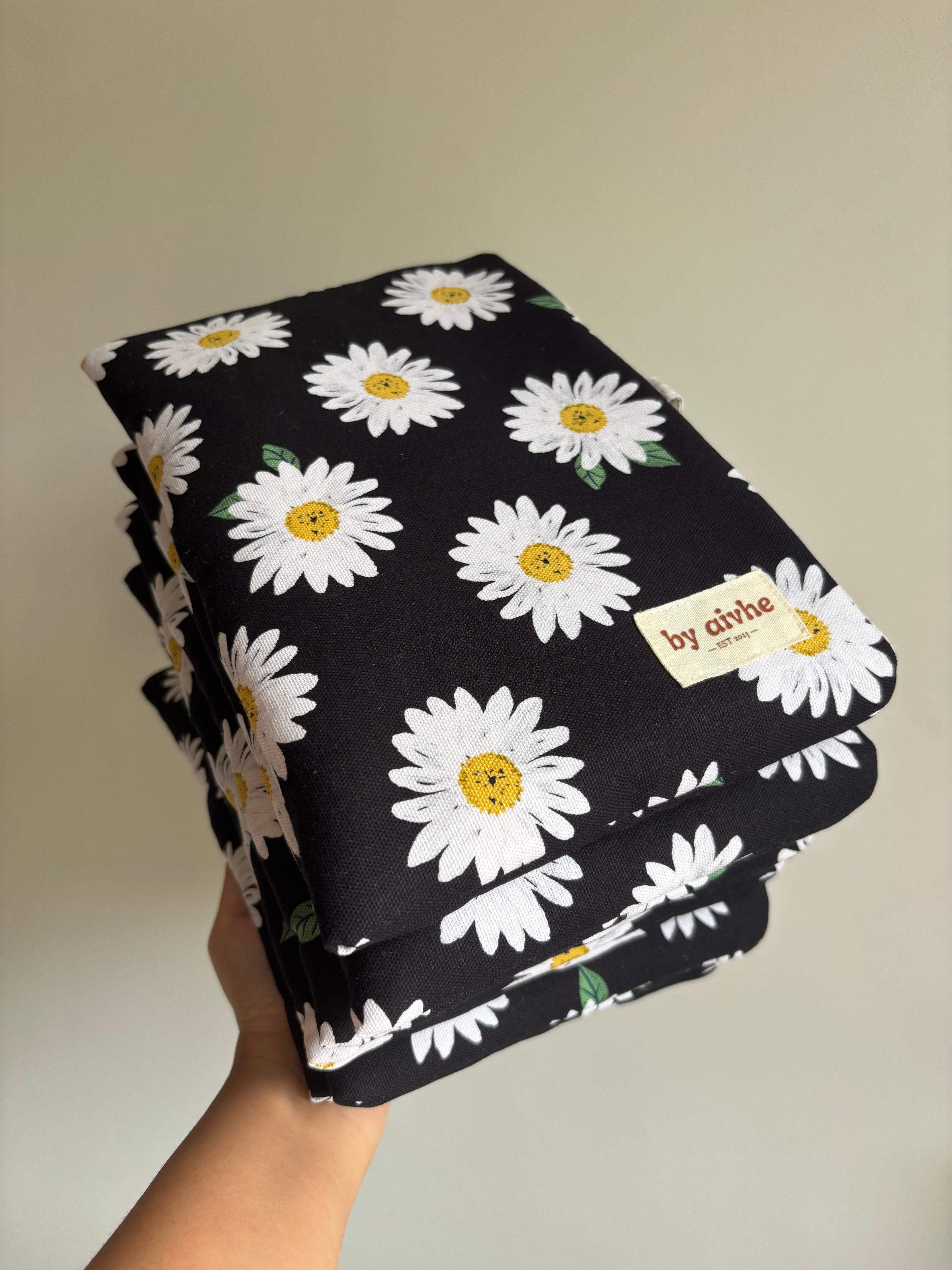 Daisy Book Sleeve